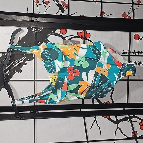 Vince Camuto Other - Vince Camuto Swim Floral‎ One Piece Swimsuit Size 8 NWT